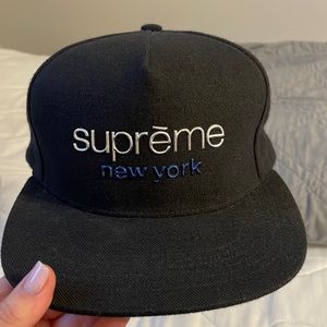 Mint condition supreme hat